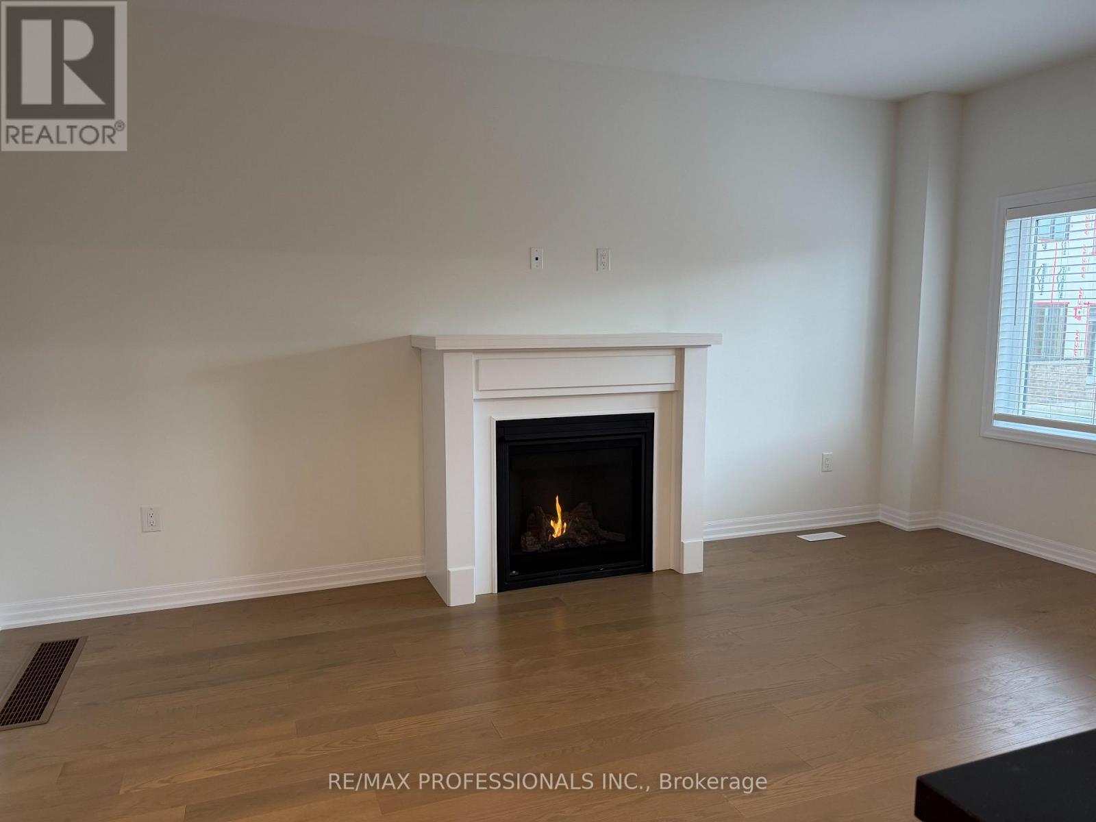 94 Robert Woodward Trail, Clarington, ON photo 10