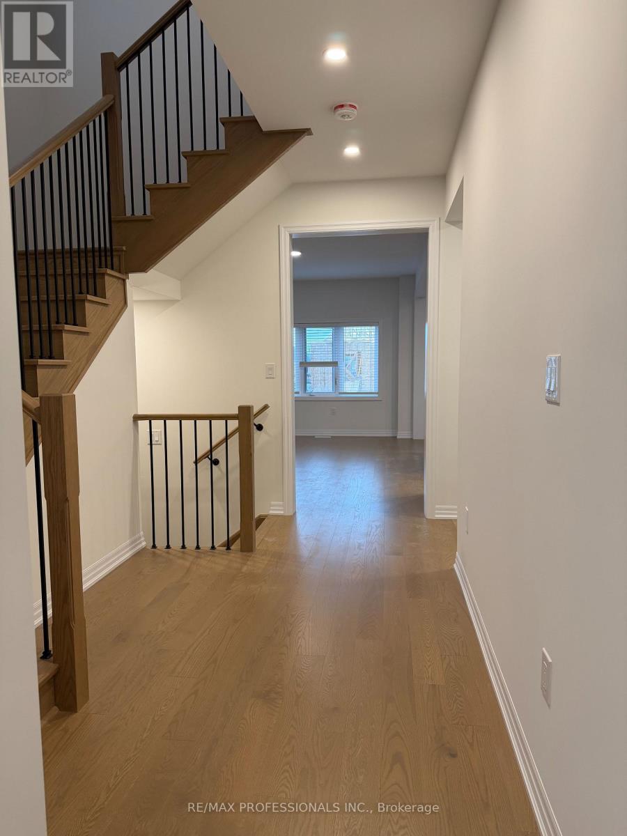 94 Robert Woodward Trail, Clarington, ON photo 5