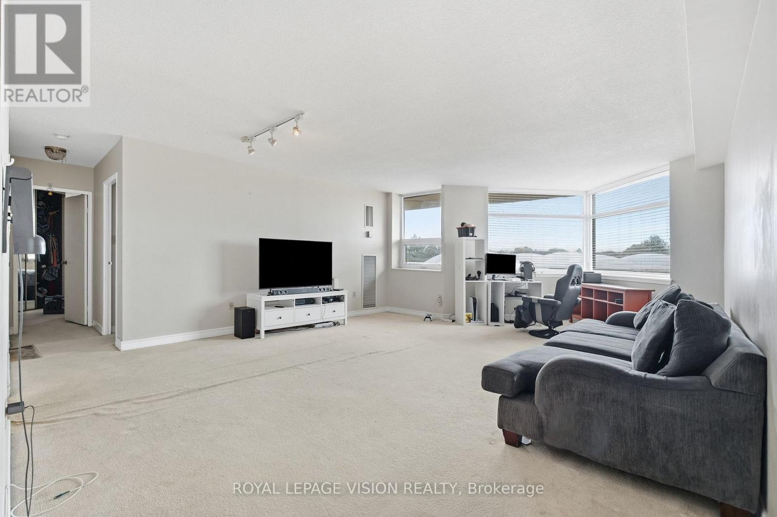 319- 10 Dean Park Road, Toronto, ON photo 7
