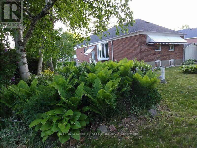 5 Aylesford Drive, Toronto, ON photo 31