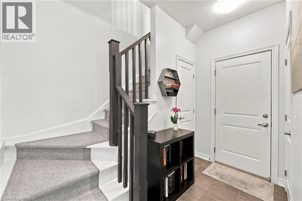4 WATERVIEW Drive, Hamilton — photo 9