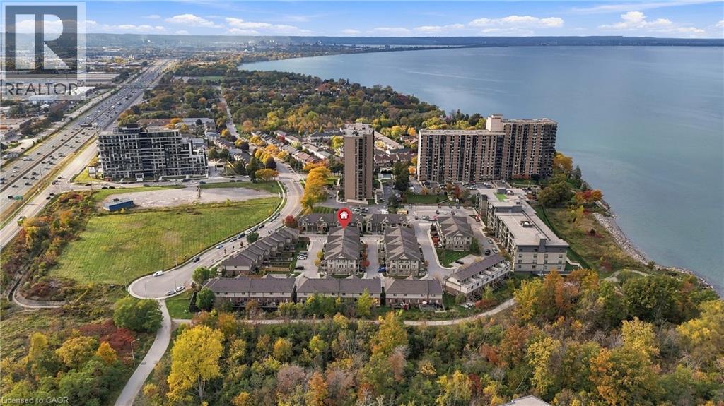 4 WATERVIEW Drive - 33