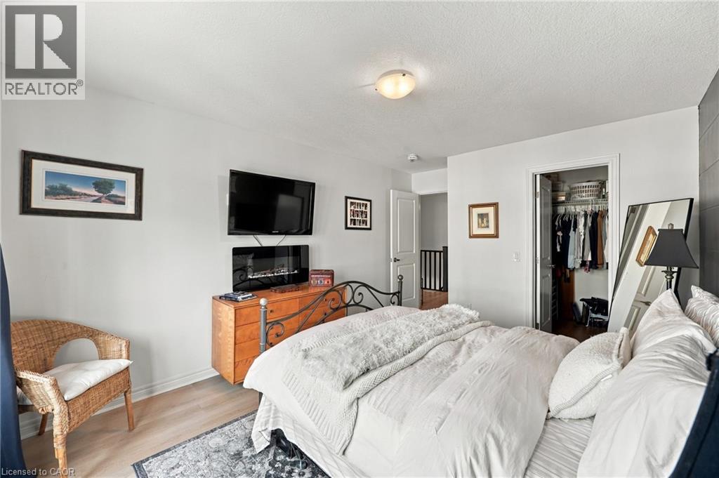 4 WATERVIEW Drive - 28