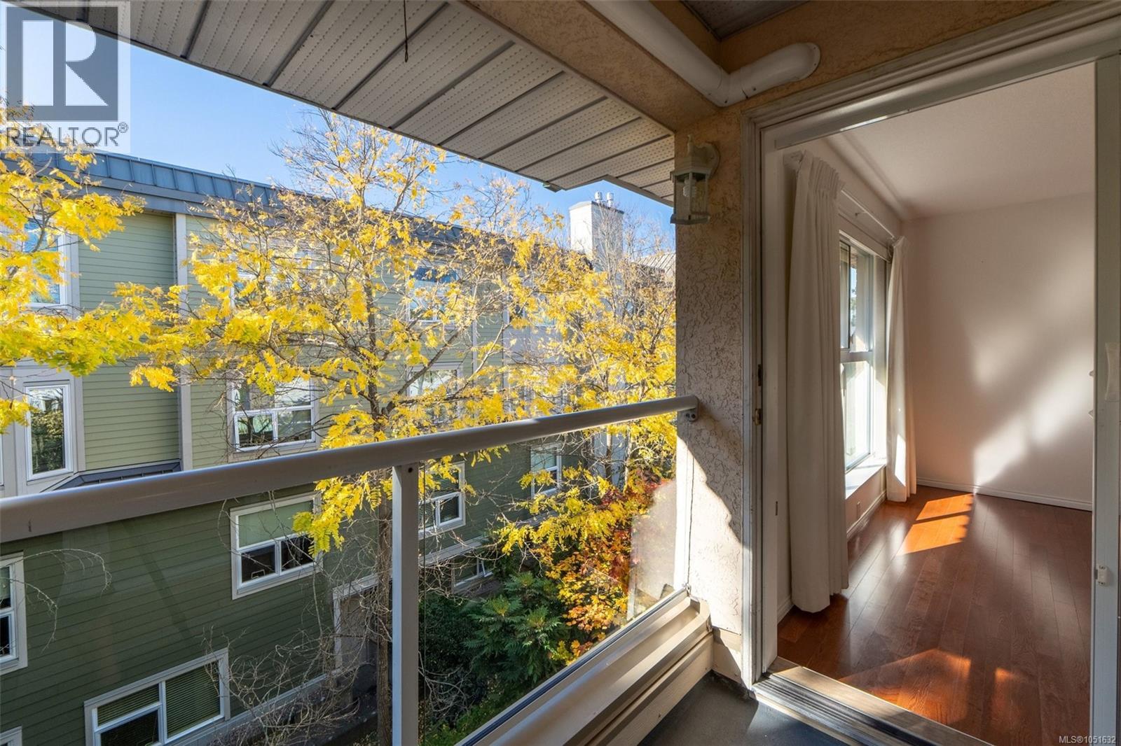 404 1710 Fort Street, Victoria