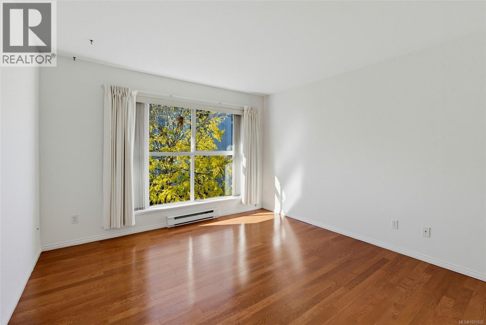 404 1710 Fort Street, Victoria