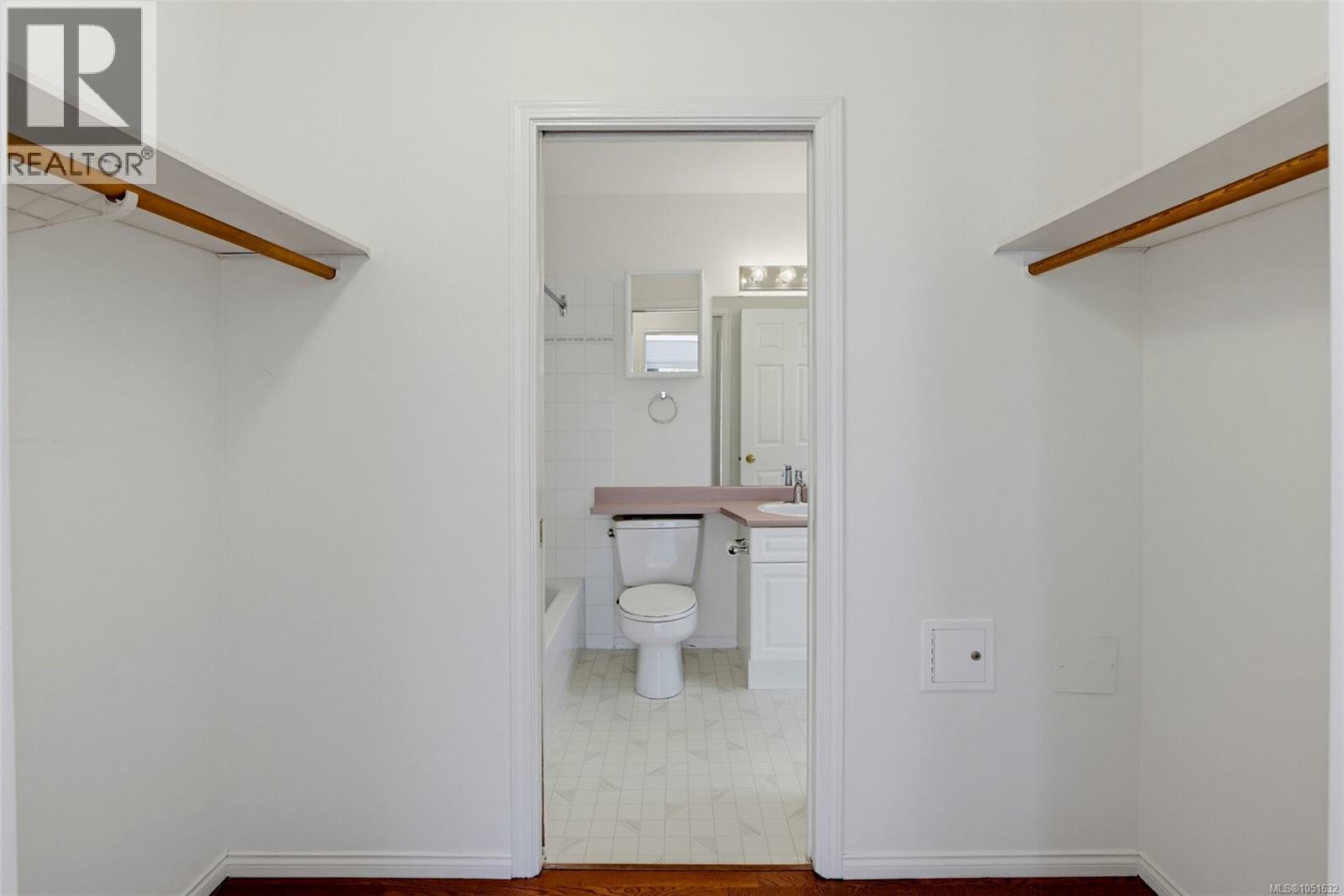 404 1710 Fort Street, Victoria