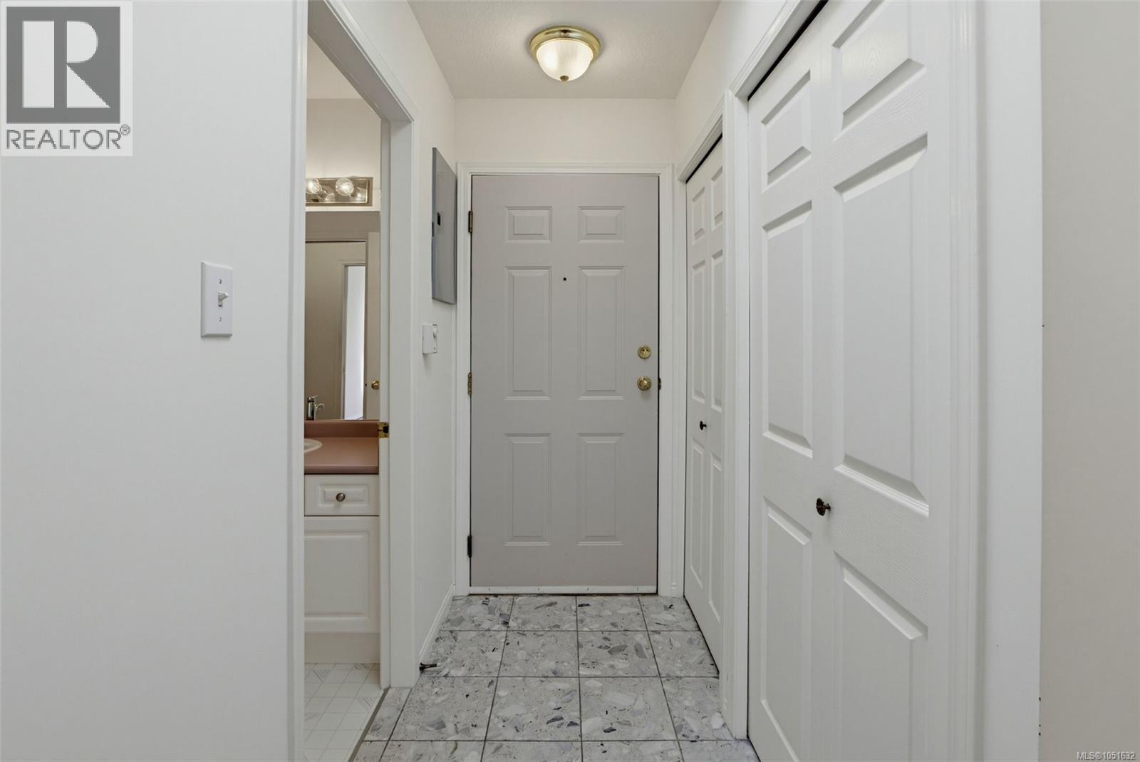 404 1710 Fort Street, Victoria