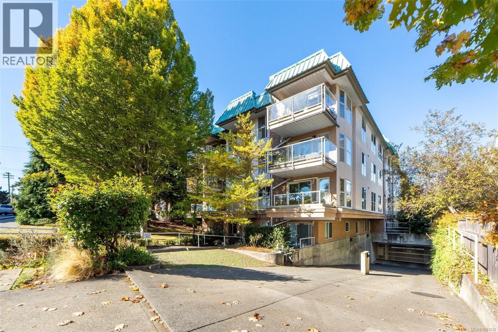 404 1710 Fort Street, Victoria