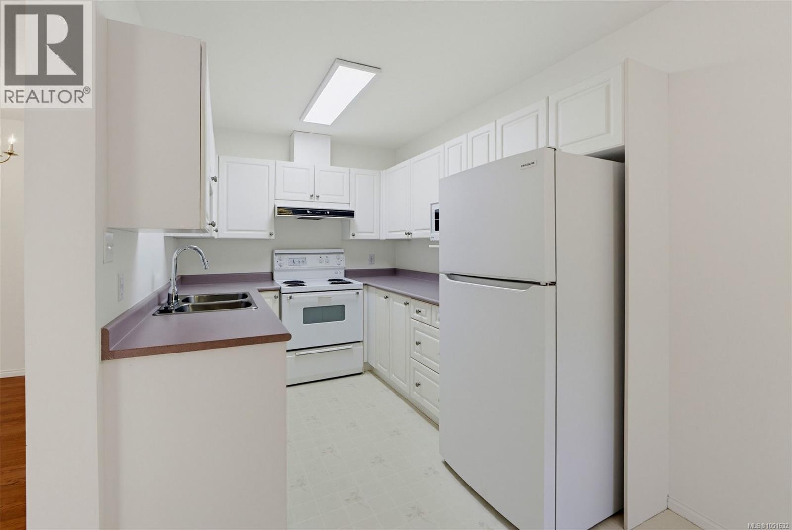404 1710 Fort Street, Victoria