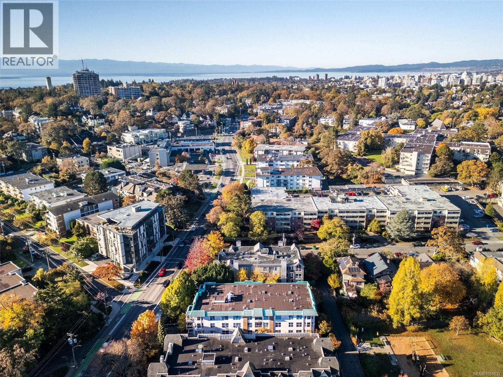 404 1710 Fort Street, Victoria