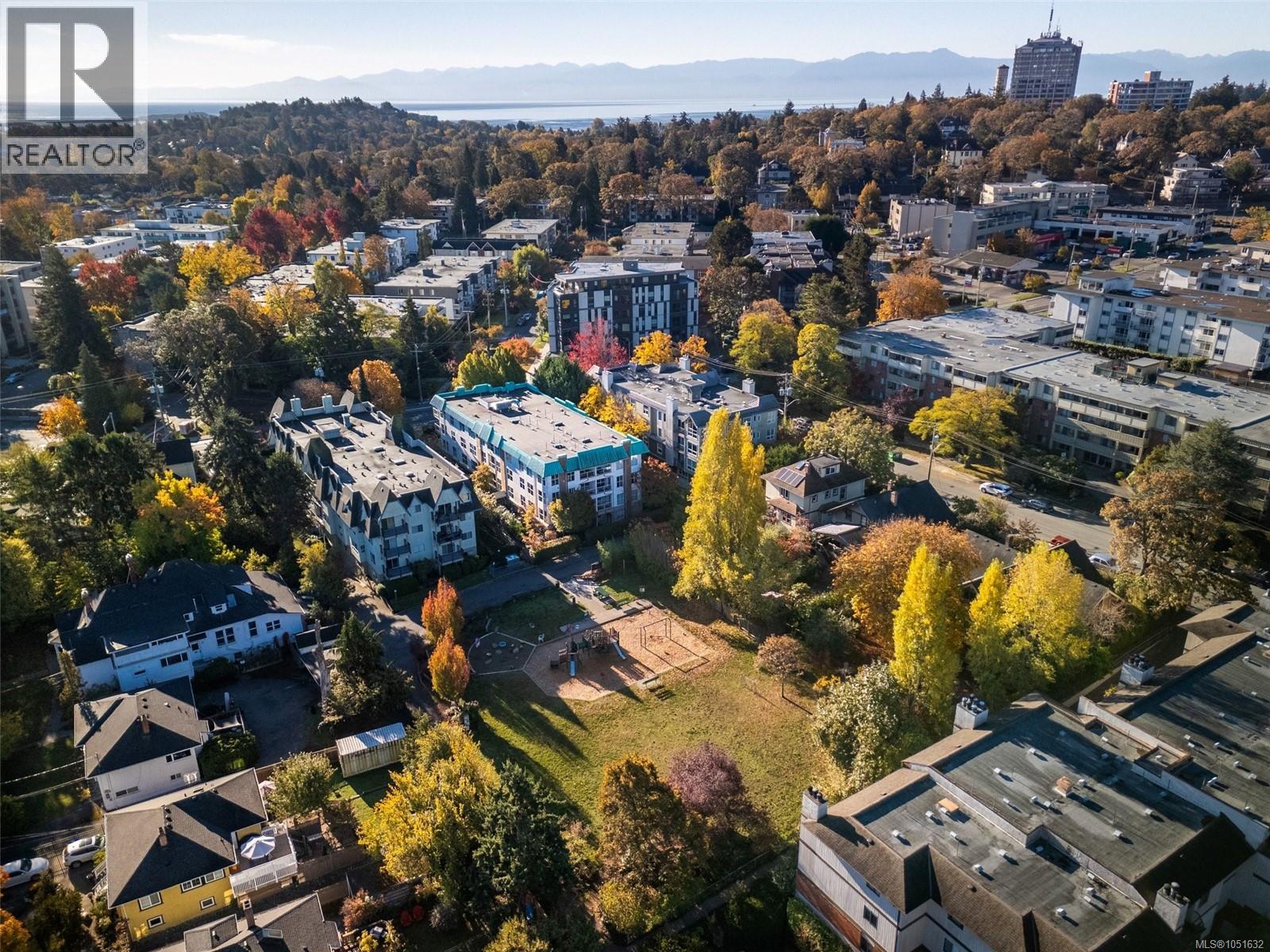 404 1710 Fort Street, Victoria
