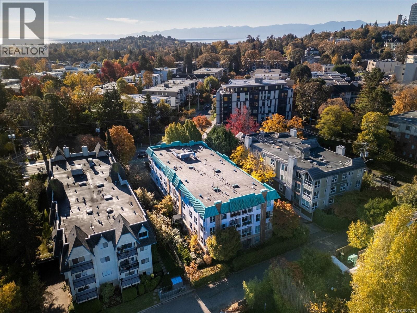 404 1710 Fort Street, Victoria