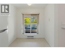Entrance - 404 1710 Fort St, Victoria, BC V8R1J2 Photo 6