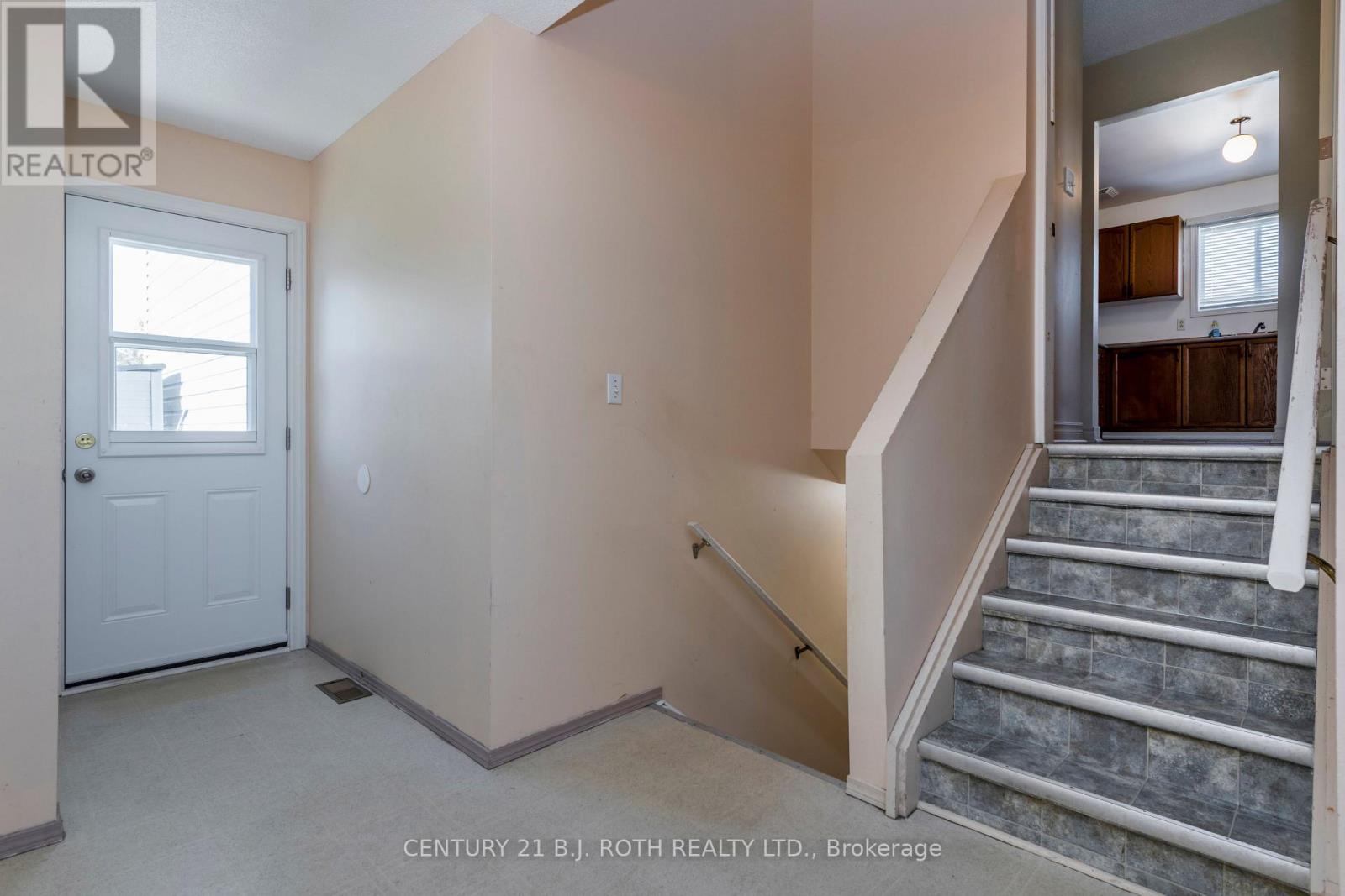 383 High Street, Orillia photo 3