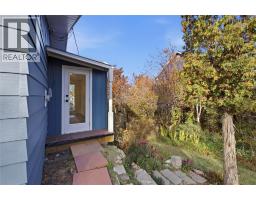 Bedroom - 6105 Meadowland Crescent N, Kamloops, BC V2C5J1 Photo 13
