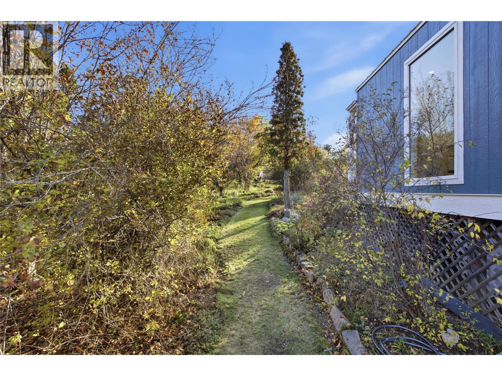 6105 Meadowland Crescent N - 17