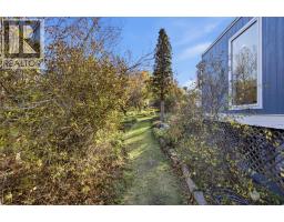 Dining room - 6105 Meadowland Crescent N, Kamloops, BC V2C5J1 Photo 17