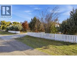 Den - 6105 Meadowland Crescent N, Kamloops, BC V2C5J1 Photo 7