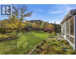 Foyer - 6105 Meadowland Crescent N, Kamloops, BC V2C5J1 Photo 10