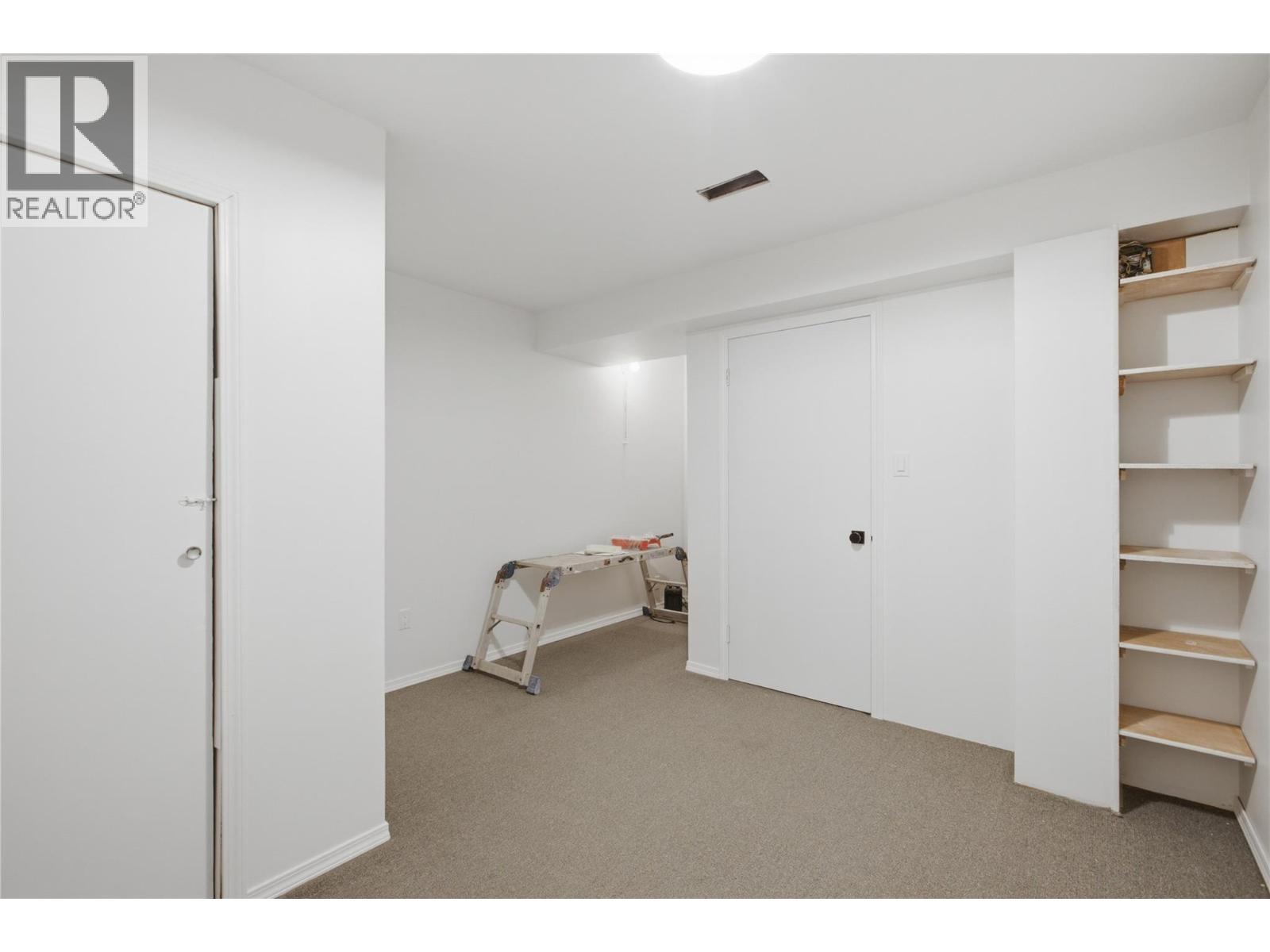6105 Meadowland Crescent N - 52