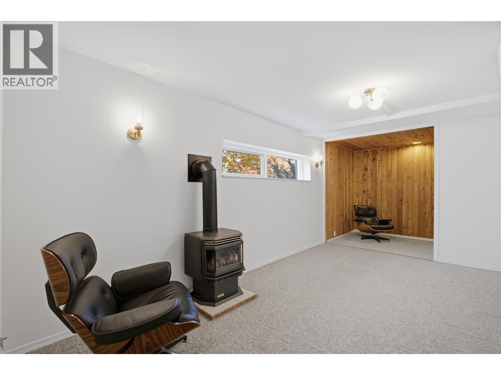 6105 Meadowland Crescent N - 46