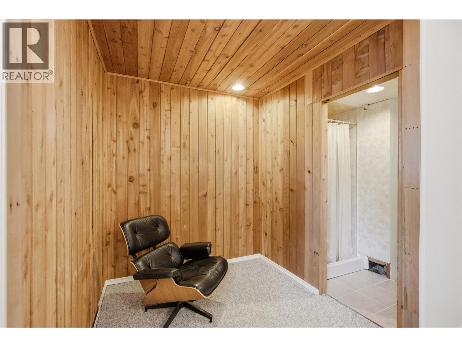 6105 Meadowland Crescent N - 48