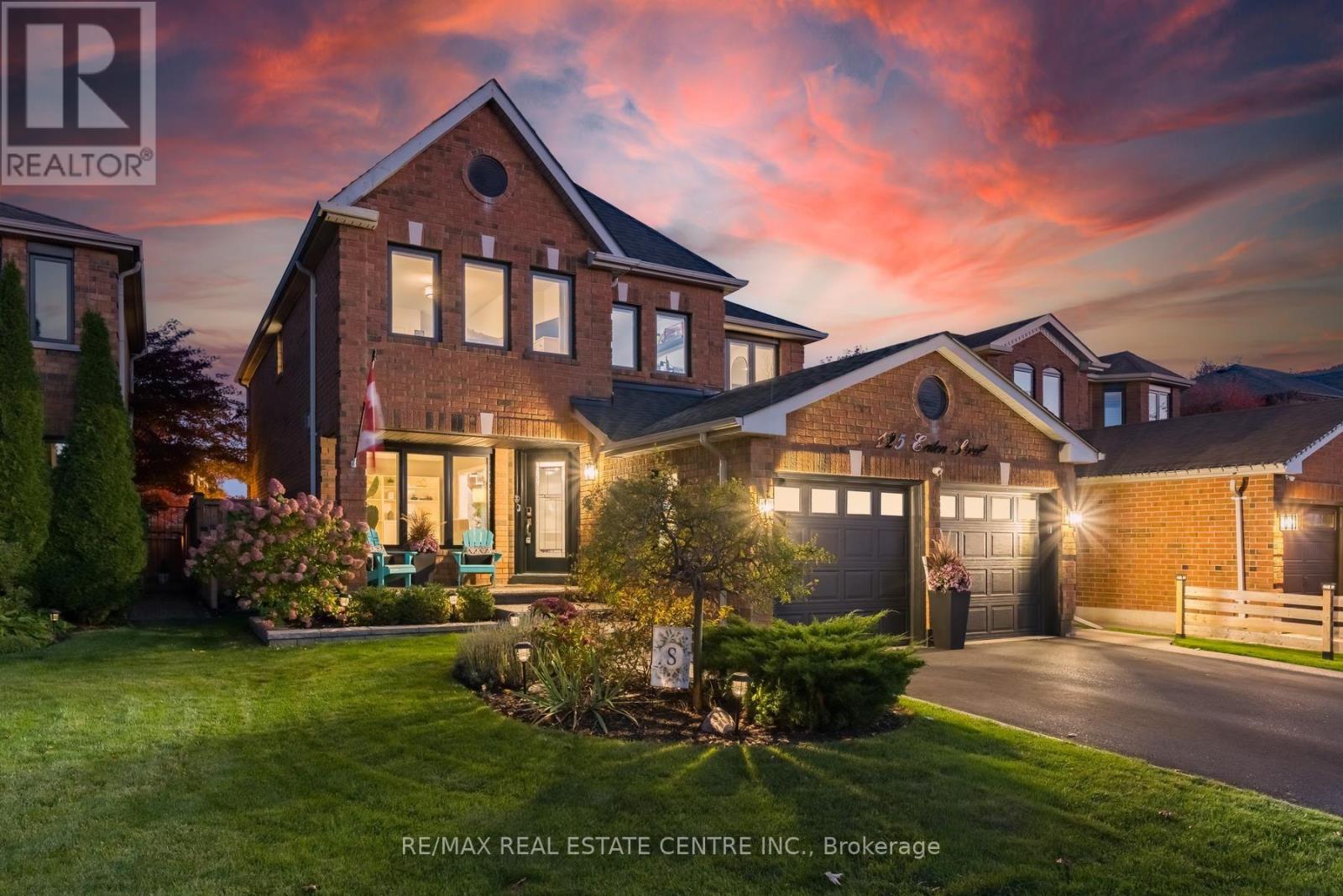 125 Eaton Street, Halton Hills, ON photo 2