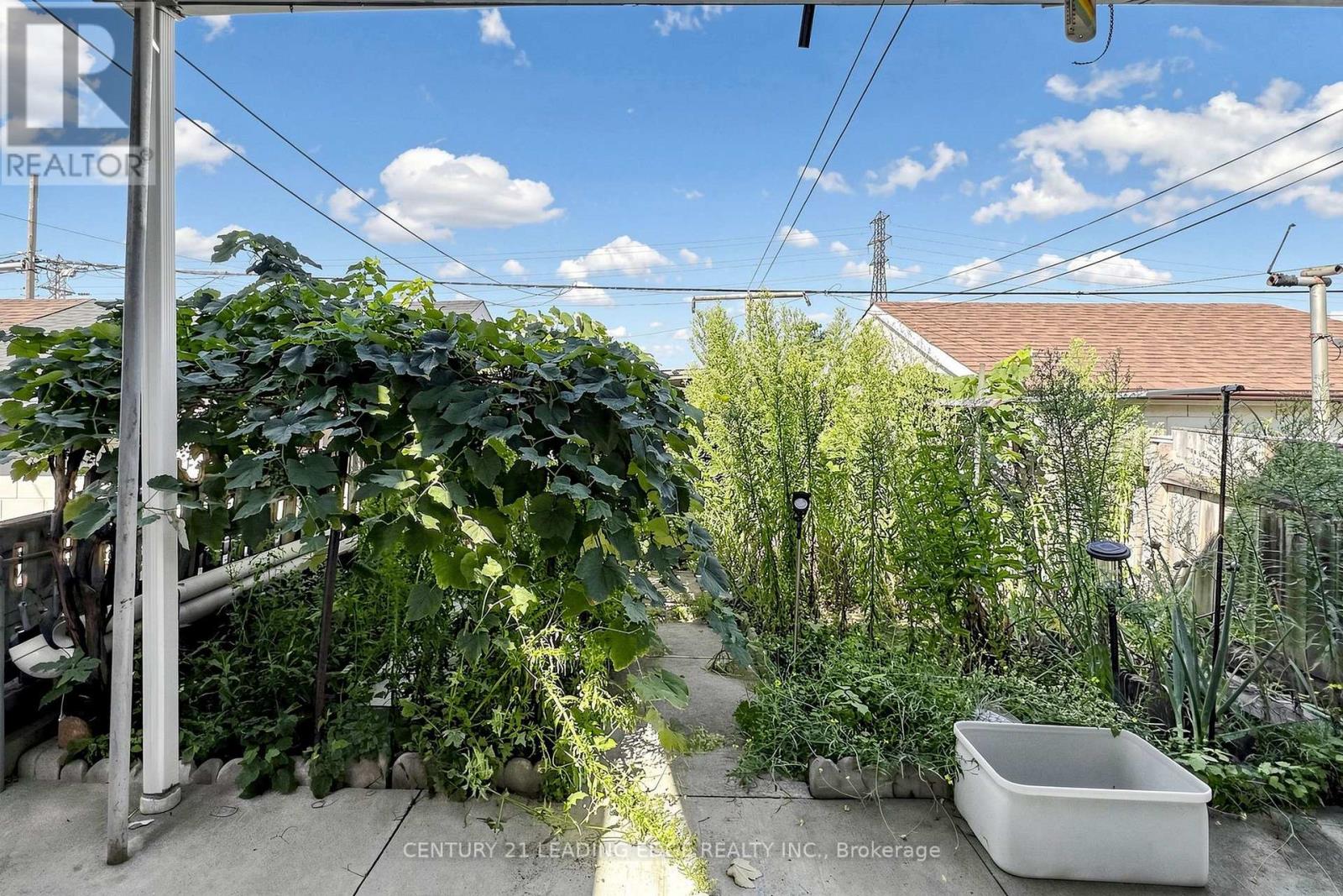180 Gilbert Avenue, Toronto, ON photo 33