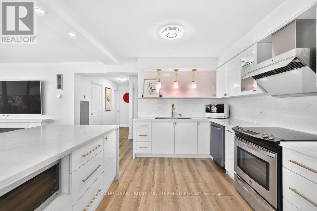 2210- 1 Palace Pier Court, Toronto, ON photo 5