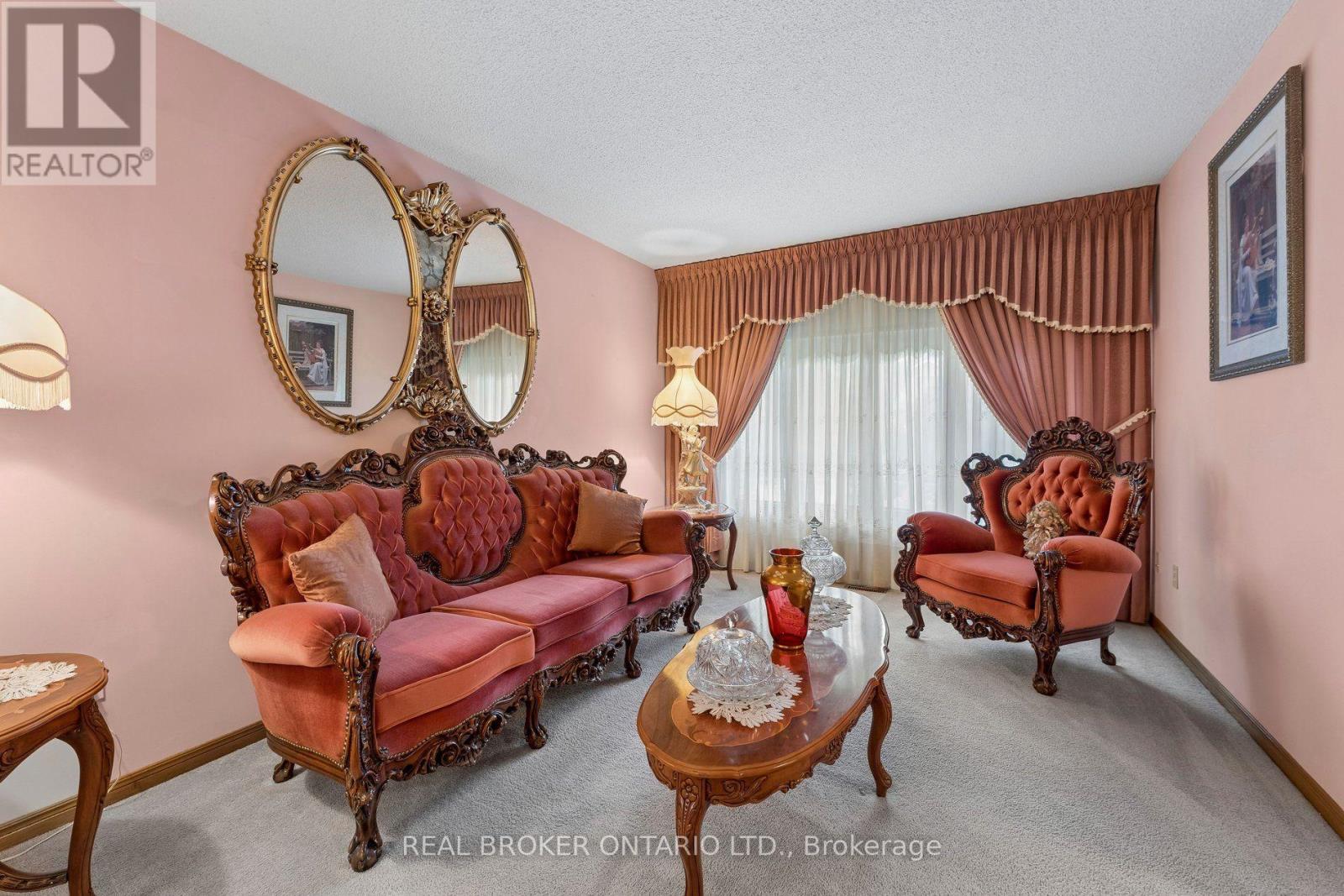 102 Coronation Circle, Brampton, ON photo 10