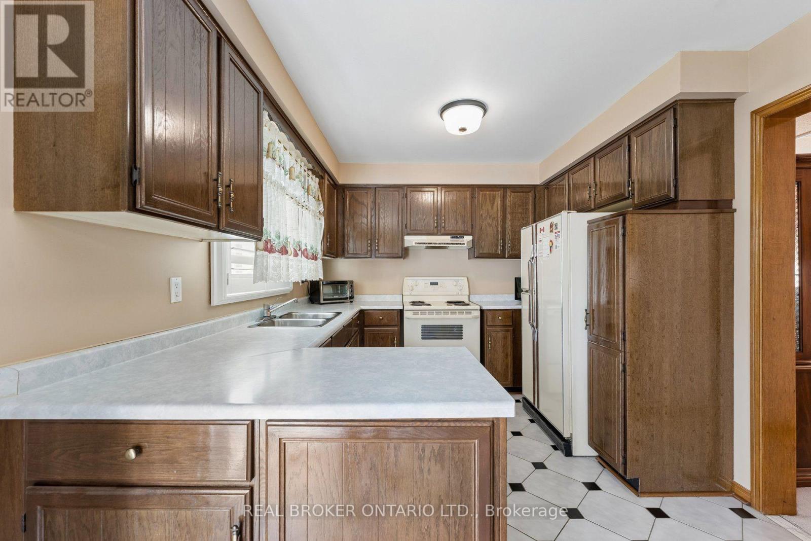 102 Coronation Circle, Brampton, ON photo 14