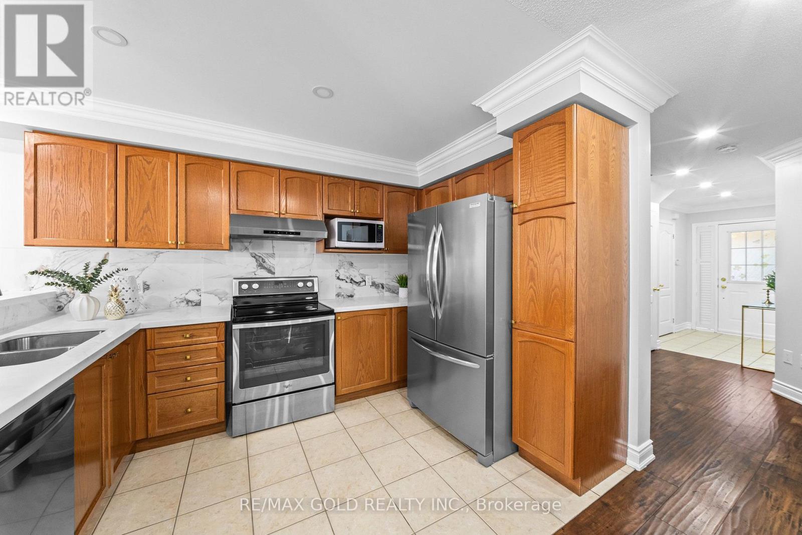 33 Bay Breeze Drive, Brampton, ON photo 13