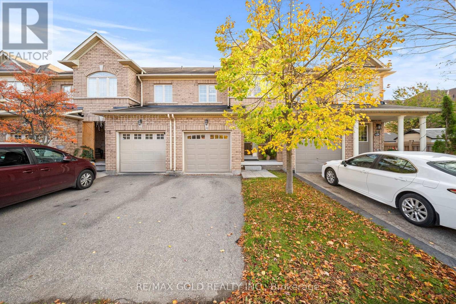33 Bay Breeze Drive, Brampton, ON photo 2
