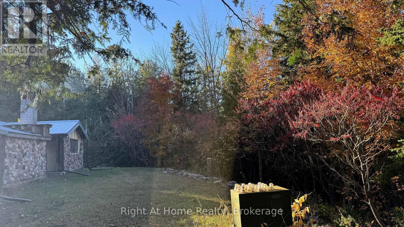 570 MEADOWVIEW ROAD - 21