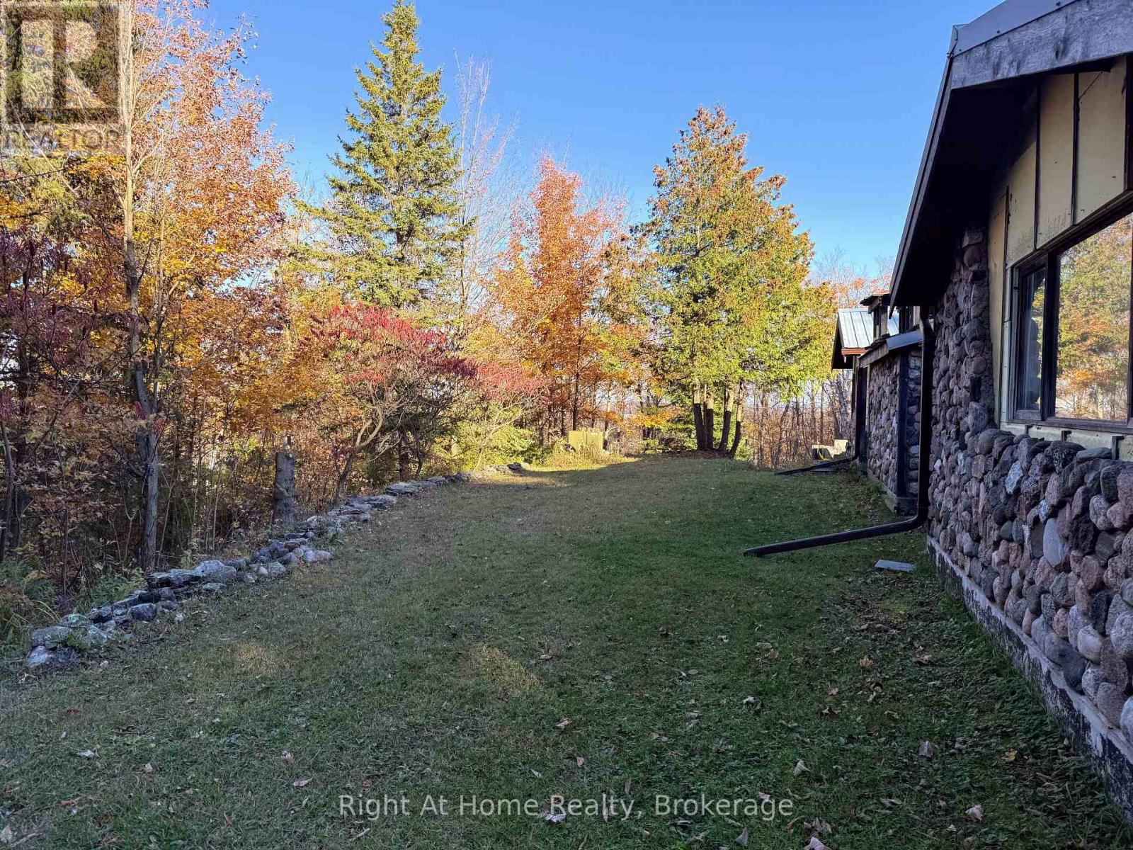 570 MEADOWVIEW ROAD - 23