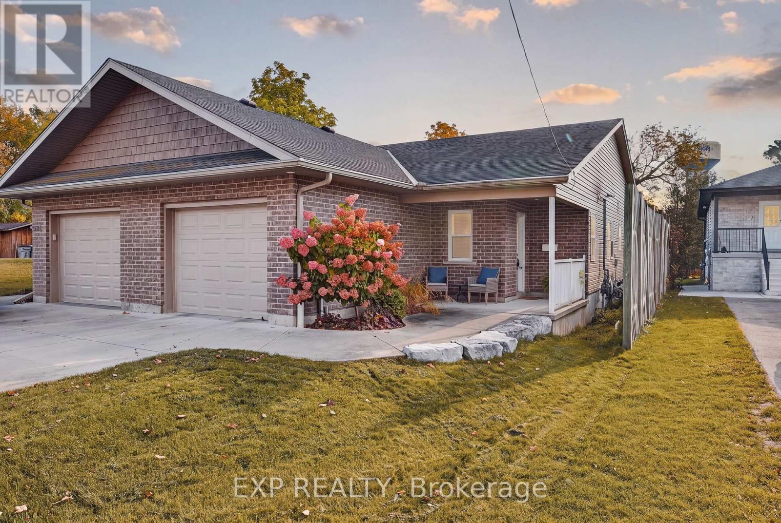 628 Elizabeth Street West, North Perth, ON photo 1