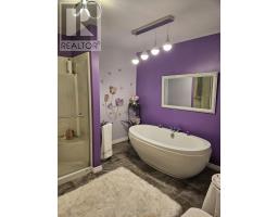 Den - 1814 County Rd 8, Kawartha Lakes, ON K0M1A0 Photo 11