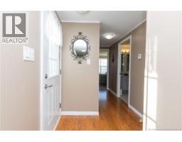 27 Senator Drive, photo 11