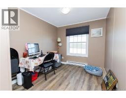27 Senator Drive, photo 17