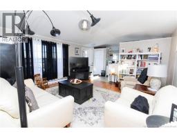27 Senator Drive, photo 6