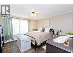 27 Senator Drive, photo 10