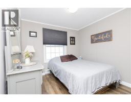 27 Senator Drive, photo 16