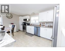 27 Senator Drive, photo 5