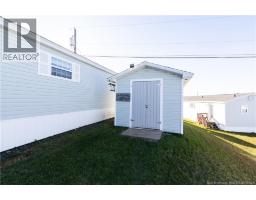 27 Senator Drive, photo 24