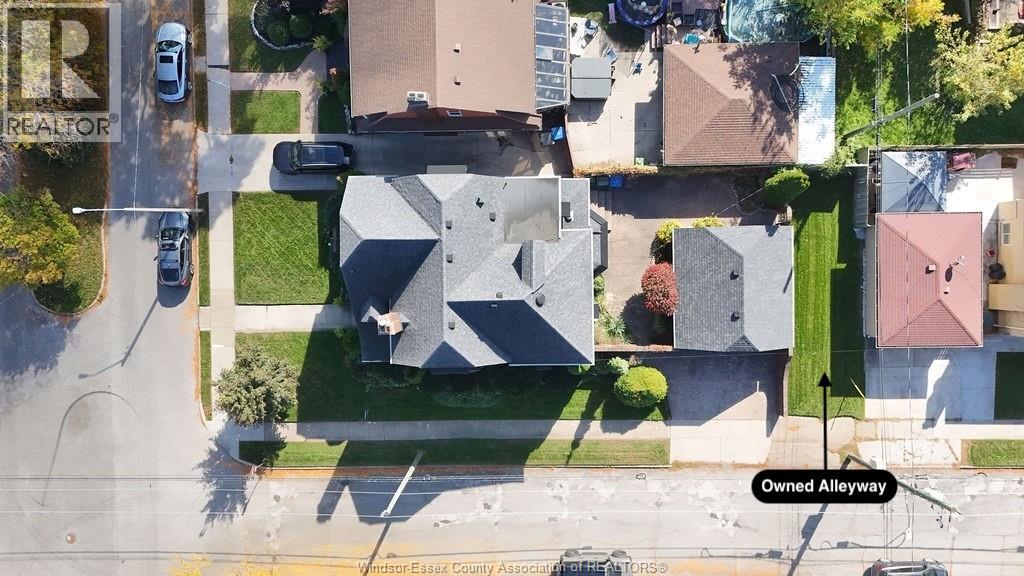 2203 VICTORIA AVENUE - 31