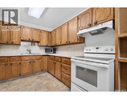 1086 7th Avenue Nw, Moose Jaw, SK S6H4C4 Photo 22