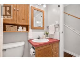 1086 7th Avenue Nw, Moose Jaw, SK S6H4C4 Photo 28