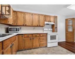 1086 7th Avenue Nw, Moose Jaw, SK S6H4C4 Photo 24