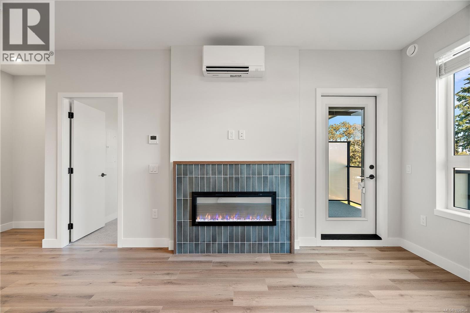 306 2881 Leigh Rd, Langford - Image 1
