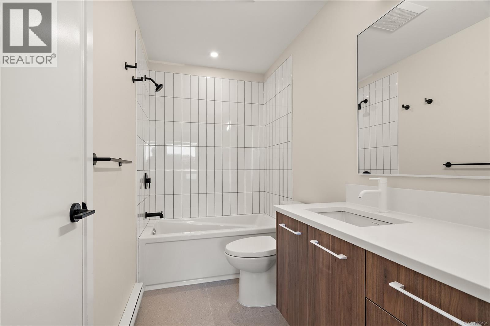 306 2881 Leigh Rd, Langford - Image 1